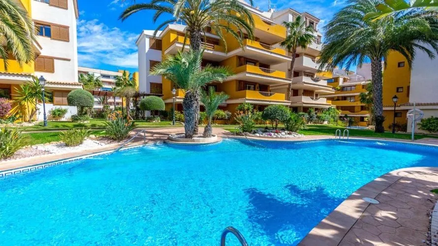 Apartamento de 2 dormitorios en Torrevieja, España No. 71