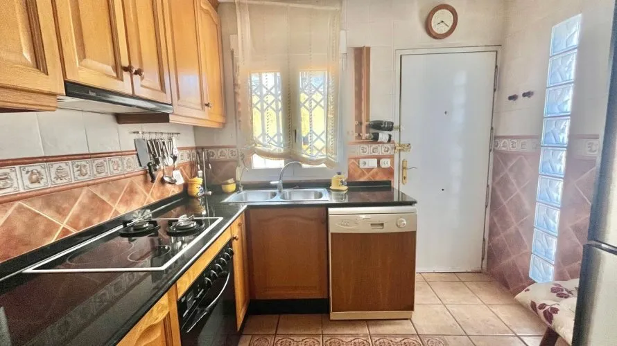 Apartamento de 2 dormitorios en Torrevieja, España No. 216 № 15