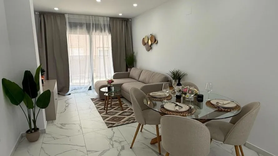 Apartamento de 2 dormitorios en Torrevieja, España No. 98 № 27