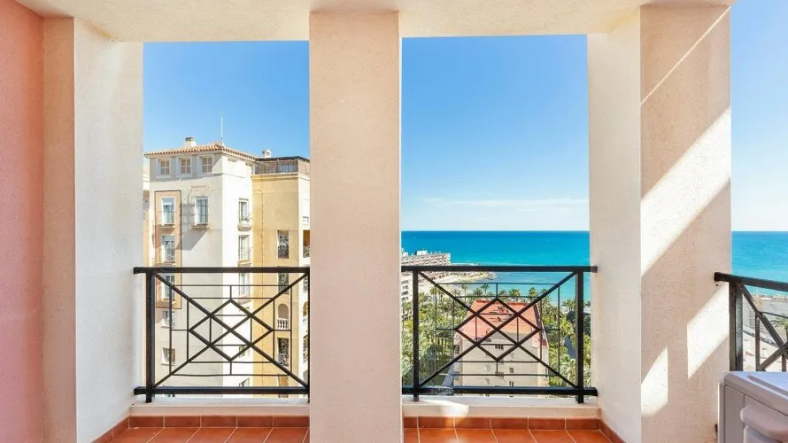 Apartamento de 2 dormitorios en Torrevieja, Spain No. 222 № 2