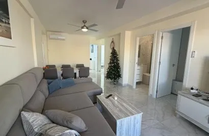 Apartamento de 3 dormitorios en Torrevieja, España No. 175