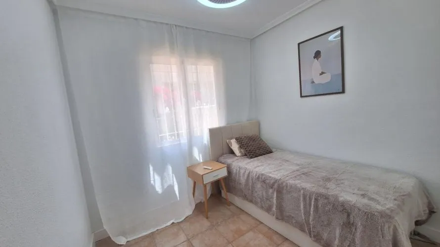 Bungalow de 1 dormitorio en Torrevieja, España No. 249 № 14
