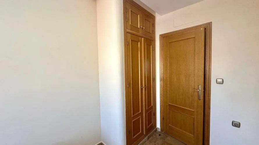 Apartamento de 4 dormitorios en Torrevieja, España No. 154 № 24