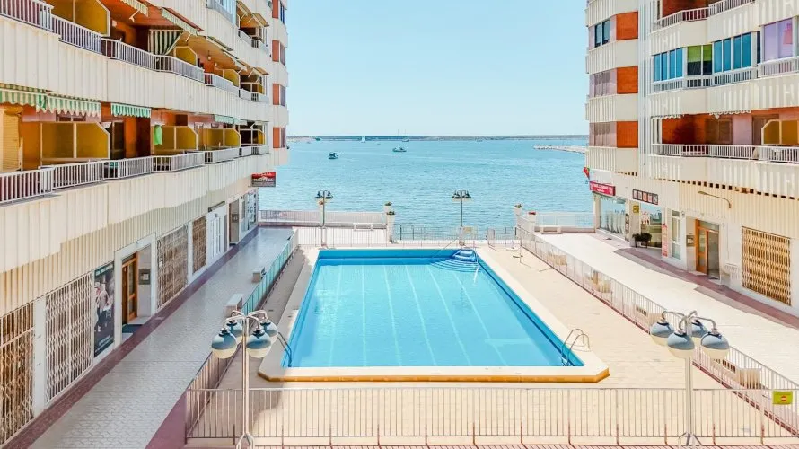 Apartamento de 100m² en Torrevieja, Spain No. 215 № 21