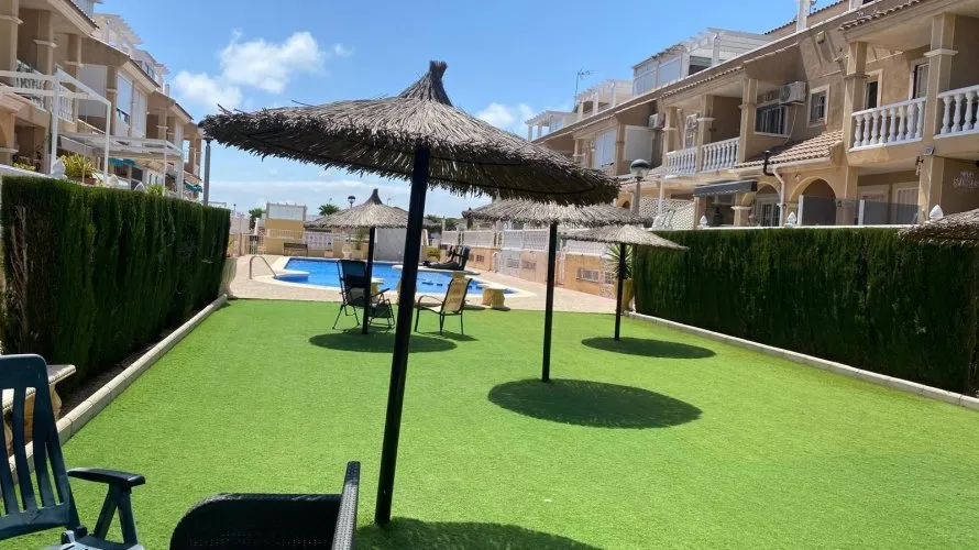 Сasa de 3 dormitorios en Torrevieja, España No. 242 № 14