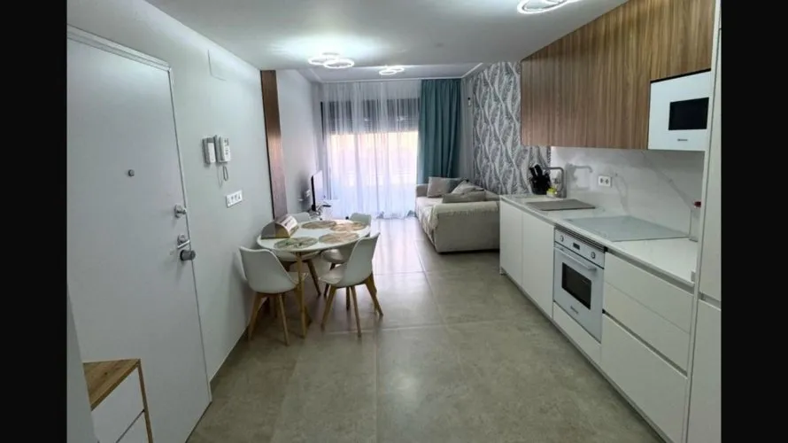 Apartamento de 1 dormitorio en Torrevieja, España No. 231