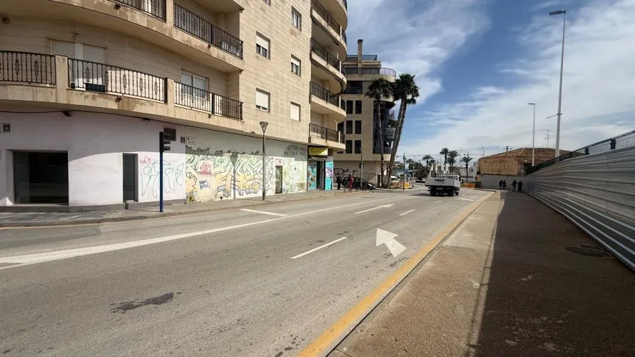 Oficina de 50m² en Torrevieja, España No. 204 № 11