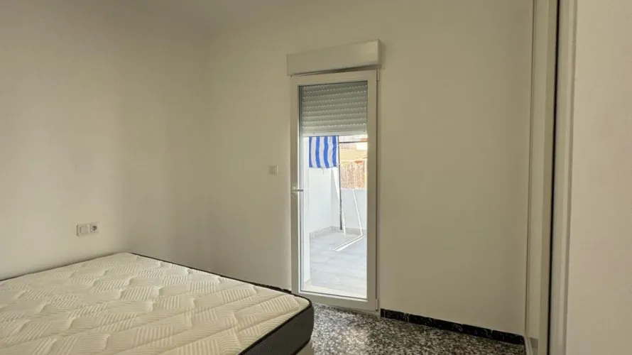 Apartamento de 3 dormitorios en Torrevieja, Spain No. 76 № 2