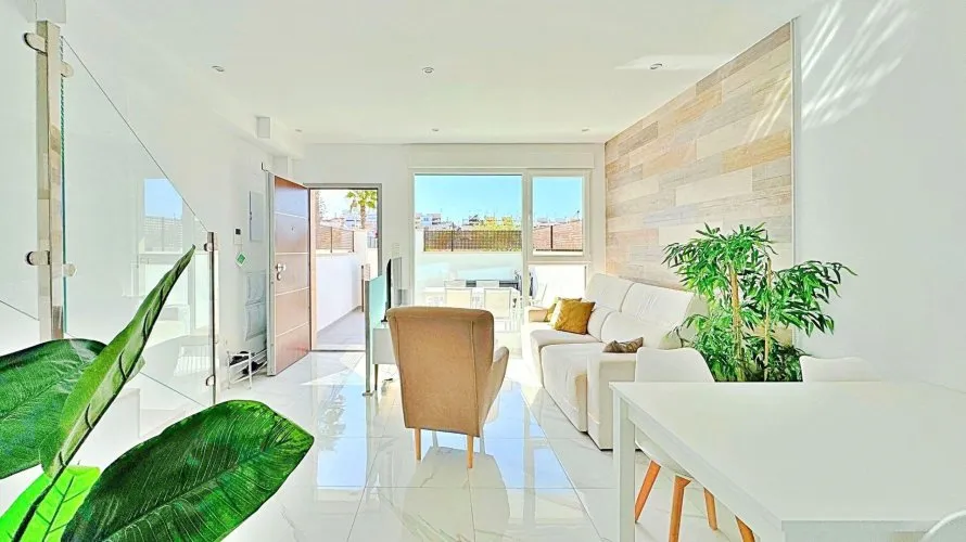 Bungalow de 3 dormitorios en Torrevieja, España No. 164 № 18