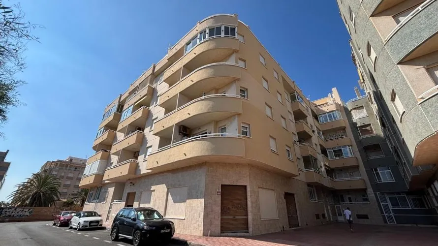 Apartamento de 1 dormitorio en Torrevieja, Spain No. 106 № 28