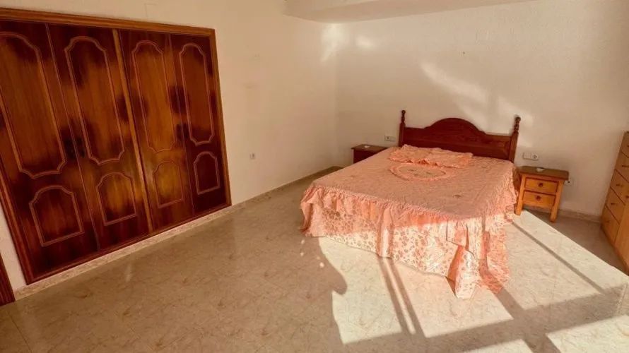 Apartamento de 4 dormitorios en Torrevieja, España No. 183 № 20