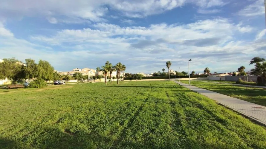 Apartamento de 6 dormitorios en Torrevieja, España No. 165 № 23