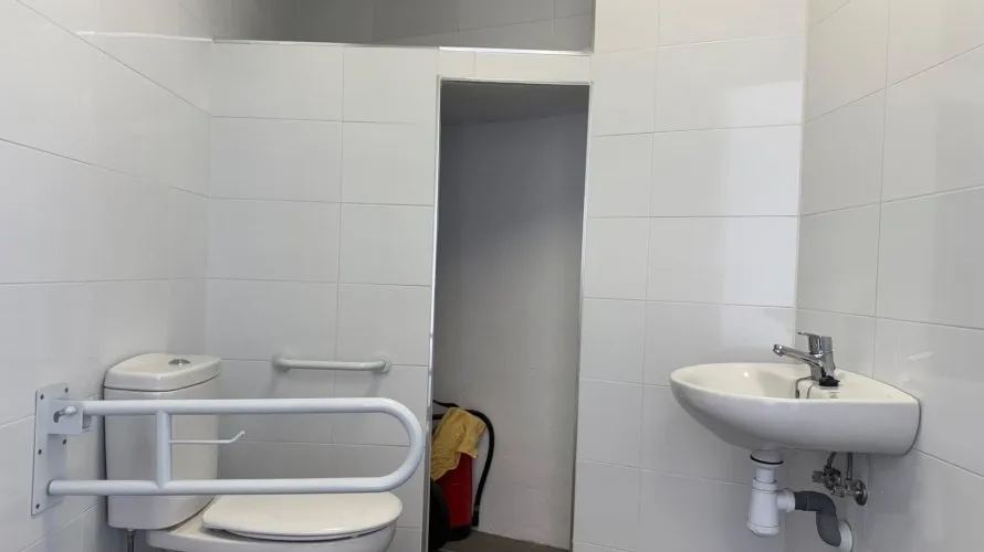 Oficina de 50m² en Torrevieja, España No. 204 № 20