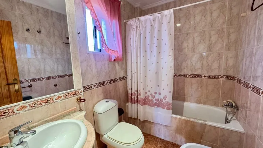 Apartamento de 3 dormitorios en Torrevieja, Spain No. 207 № 16