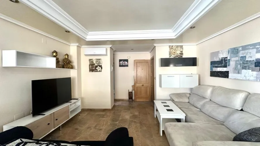 Apartamento de 4 dormitorios en Torrevieja, España No. 154 № 2