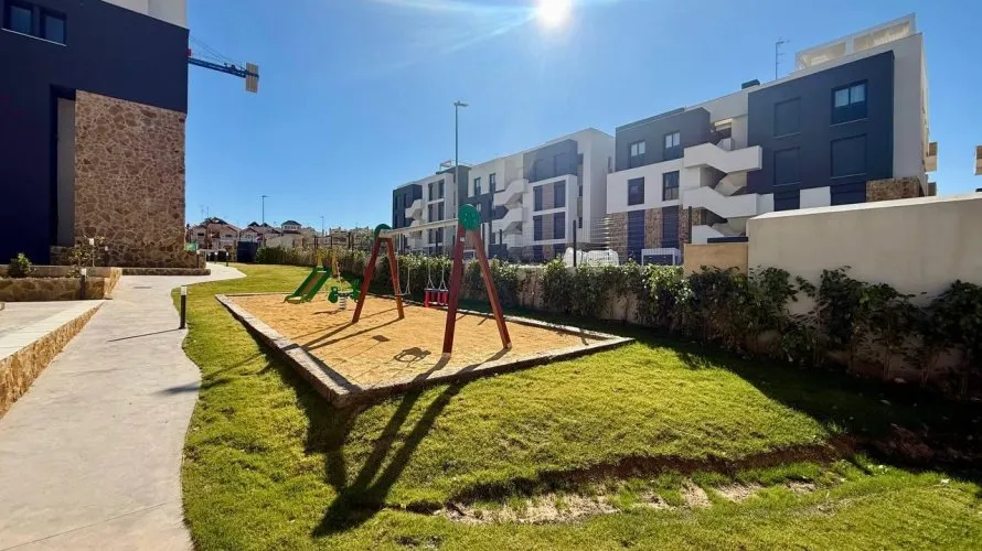 Ático de 2 dormitorios en Torrevieja, España No. 190 № 24