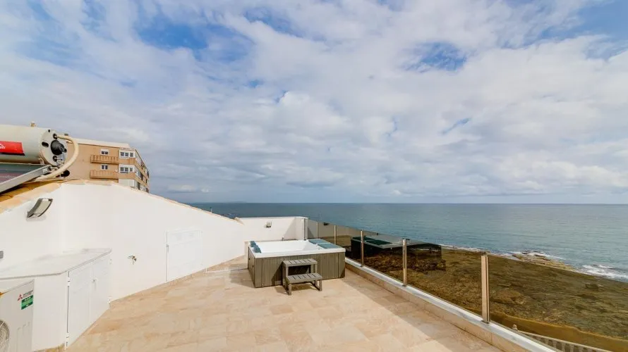 Villa de 4 dormitorios en Torrevieja, Spain No. 124 № 5