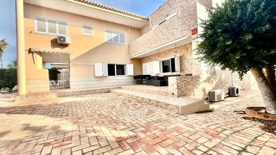 Villa de 4 dormitorios en Torrevieja, España No. 101