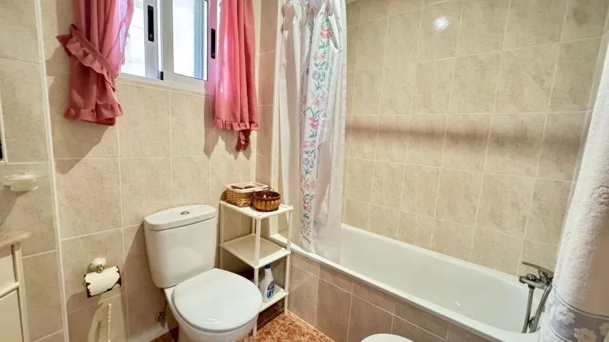 Apartamento de 3 dormitorios en Torrevieja, Spain No. 207 № 19