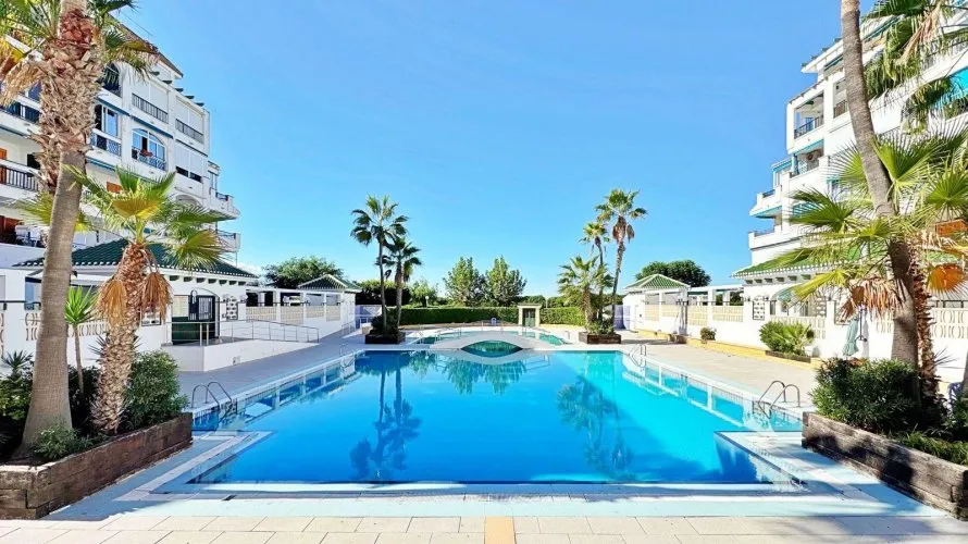 Apartamento de 1 dormitorio en Torrevieja, Spain No. 199 № 11