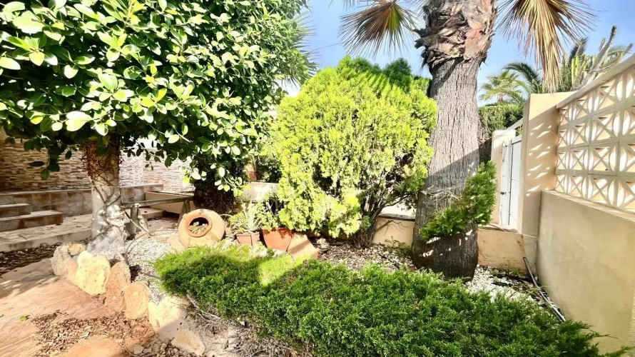 Villa de 4 dormitorios en Torrevieja, España No. 101 № 14
