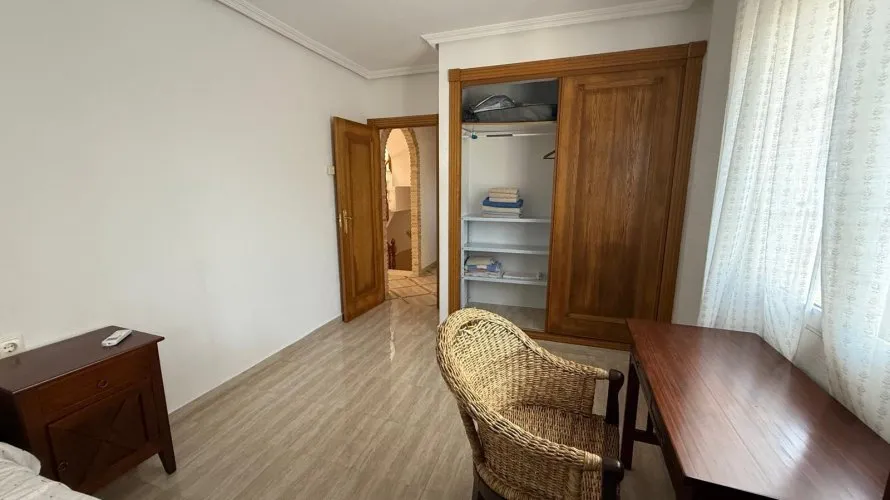 Сasa de 3 dormitorios en Torrevieja, España No. 213 № 9