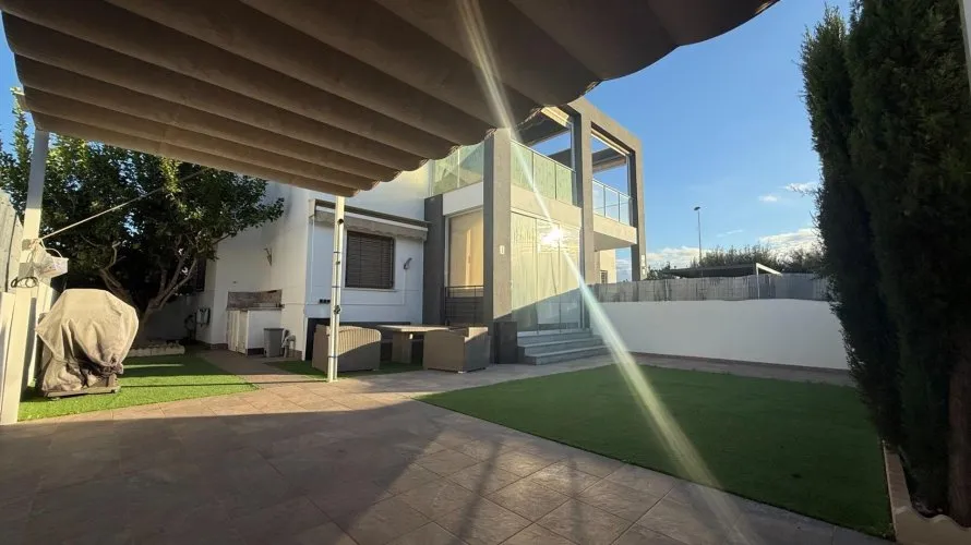 Apartamento de 3 dormitorios en Torrevieja, España No. 77 № 8