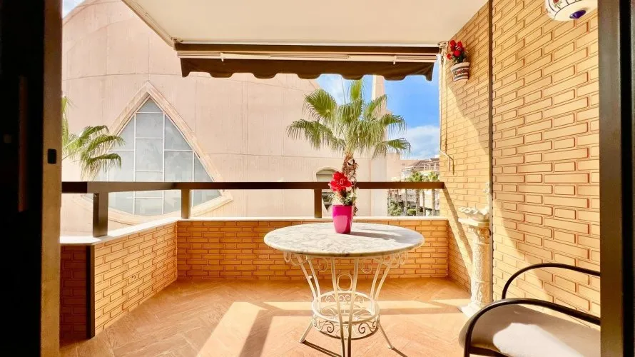 Apartamento de 3 dormitorios en Torrevieja, España No. 73 № 16