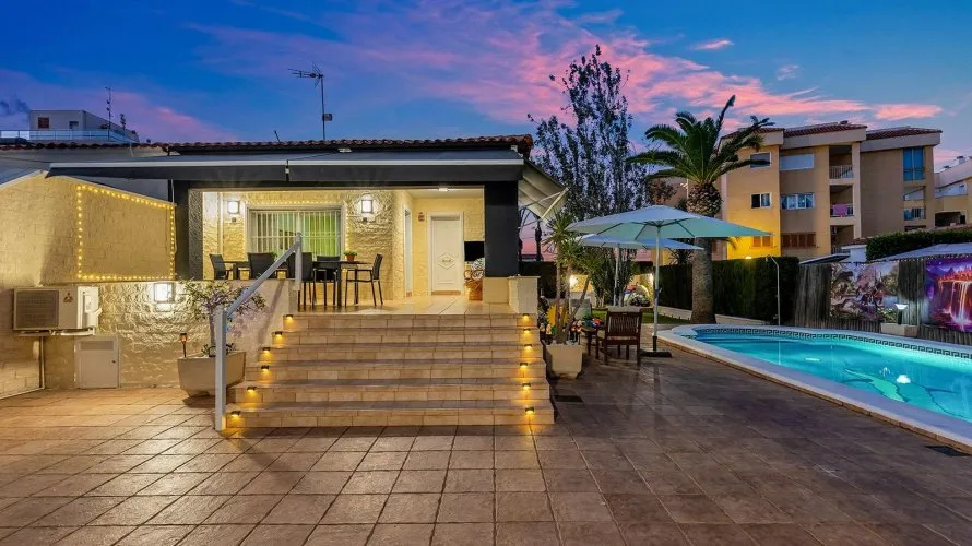 Villa de 4 dormitorios en Torrevieja, España No. 163 № 28