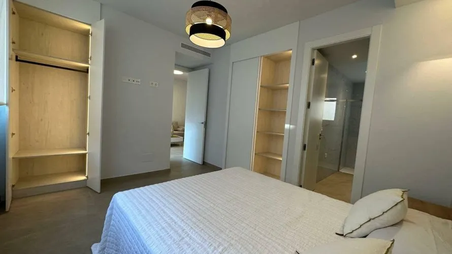 Apartamento de 3 dormitorios en Torrevieja, España No. 72 № 3
