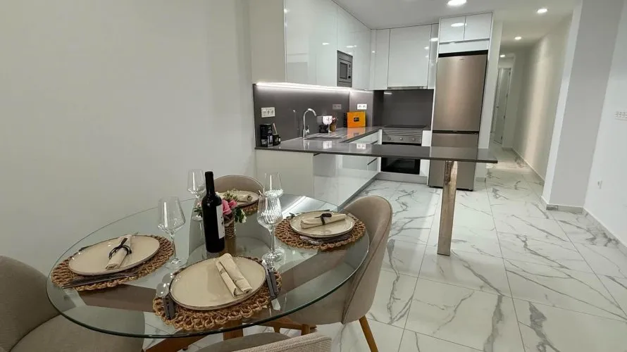 Apartamento de 2 dormitorios en Torrevieja, España No. 98 № 21