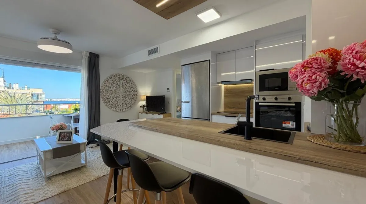 Apartamento de 3 dormitorios en Torrevieja, España No. 103