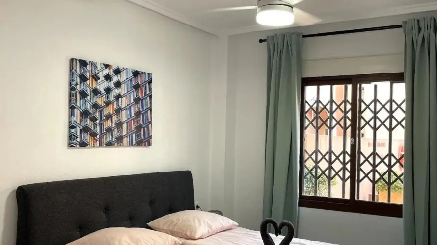 Apartamento de 2 dormitorios en Torrevieja, Spain No. 169 № 11