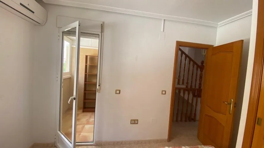 Сasa de 3 dormitorios en Torrevieja, España No. 242 № 12