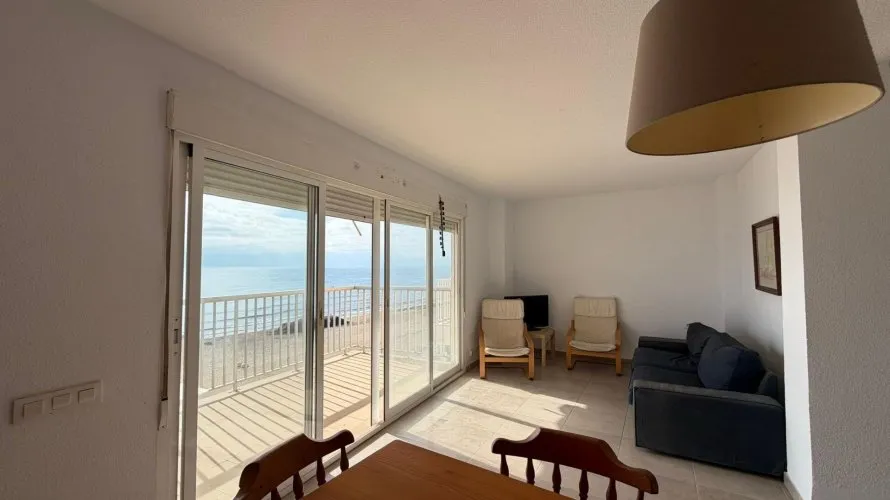 Apartamento de 4 dormitorios en Torrevieja, España No. 198 № 3