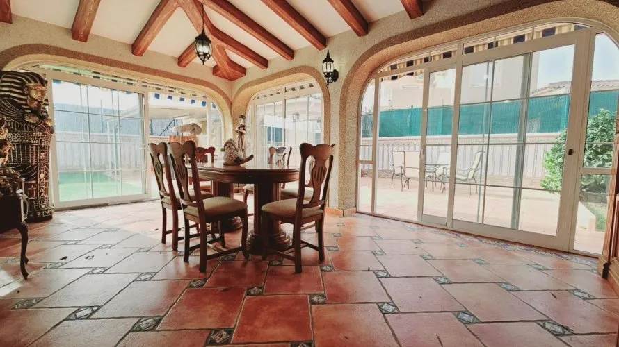 Villa de 5 dormitorios en Torrevieja, España No. 146 № 24