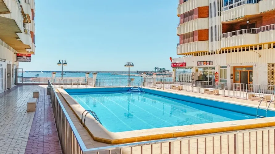 Apartamento de 100m² en Torrevieja, Spain No. 215 № 20