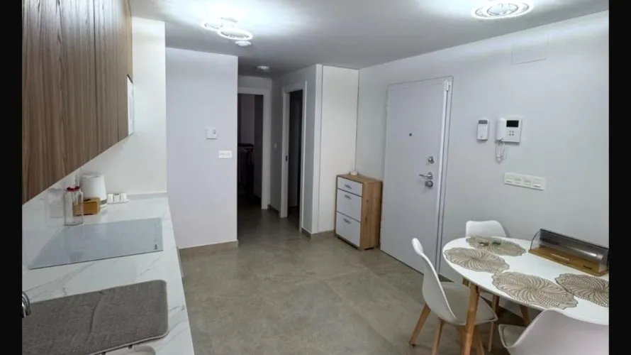 Apartamento de 1 dormitorio en Torrevieja, España No. 231 № 1