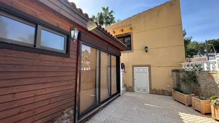 Apartamento de 4 dormitorios en Torrevieja, España No. 235 № 7