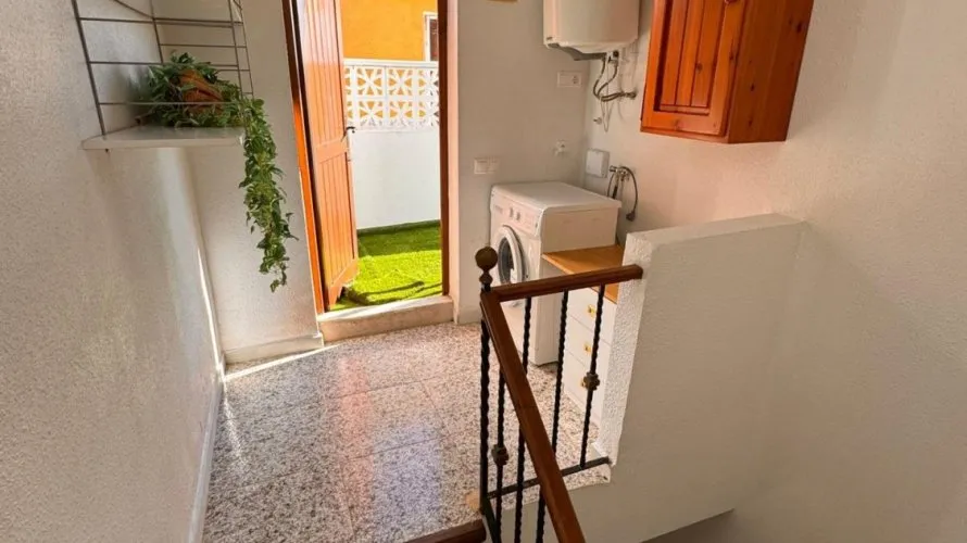 Bungalow de 2 dormitorios en Torrevieja, España No. 107 № 7