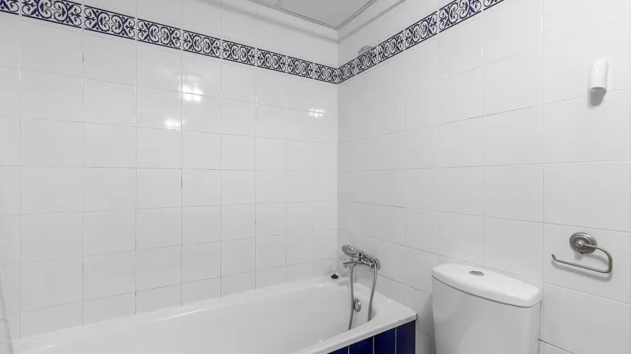 Apartamento de 2 dormitorios en Torrevieja, Spain No. 222 № 19