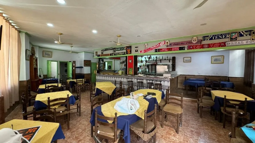 Propiedad comercial de 118m² en Torrevieja, España No. 62 № 2