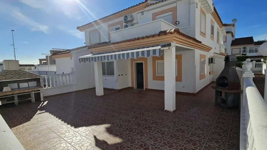 Ático de 4 dormitorios en Torrevieja, España No. 140 № 21