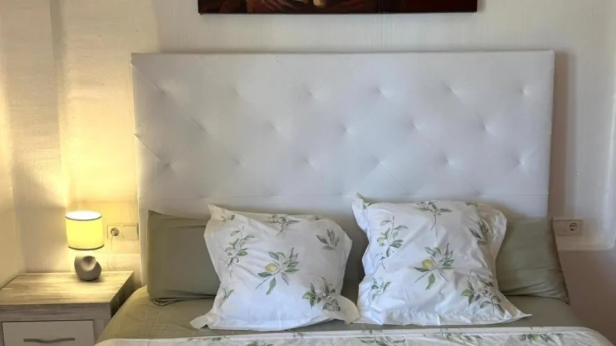 Apartamento de 2 dormitorios en Torrevieja, España No. 186 № 21