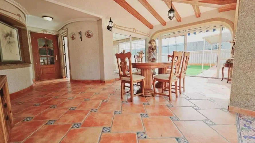 Villa de 5 dormitorios en Torrevieja, España No. 146 № 25