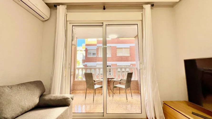 Apartamento de 2 dormitorios en Torrevieja, España No. 253 № 15