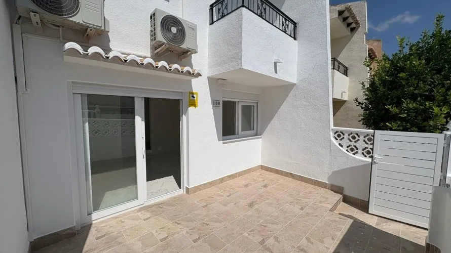 Сasa de 3 dormitorios en Torrevieja, España No. 158 № 24