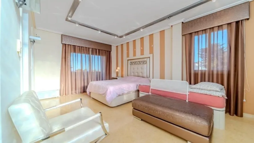Villa de 5 dormitorios en Torrevieja, Spain No. 149 № 24