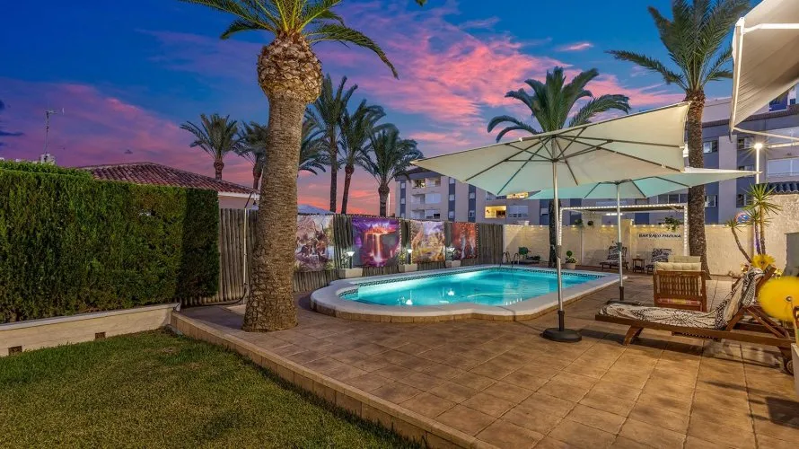 Villa de 4 dormitorios en Torrevieja, España No. 163 № 21