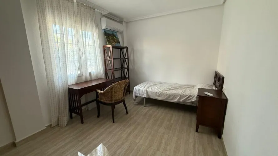 Сasa de 3 dormitorios en Torrevieja, España No. 213 № 8
